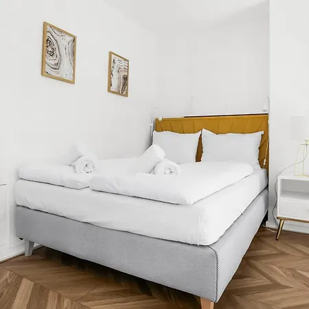 Sun & Snow Bulwar Staromiejski